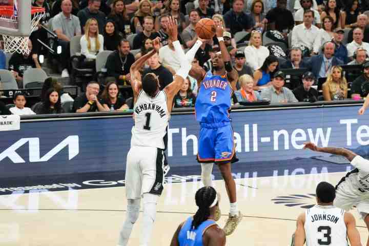 NBA官網實力榜：馬刺雷霆尼克斯前三 76人4 火箭6 湖人12 勇士24