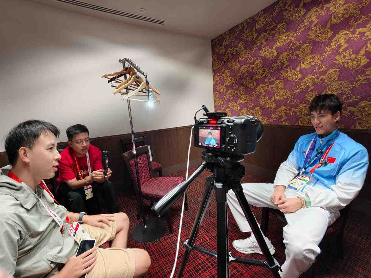 李昊：水瓶扔了無所謂，反正他們也踢不進